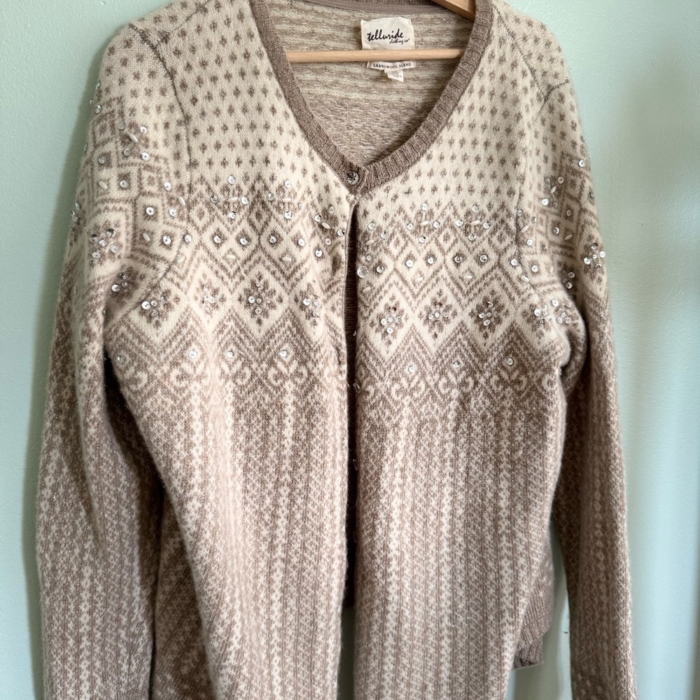 Elegant Beige Patterned Cardigan - Picture 8 of 13